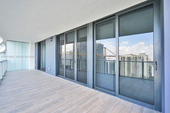 Building Photo - 1010 Brickell Ave