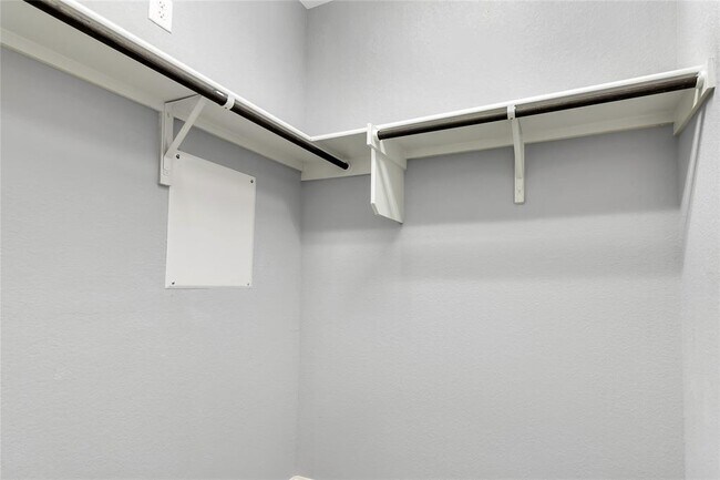Building Photo - 141 Quiet Man Dr