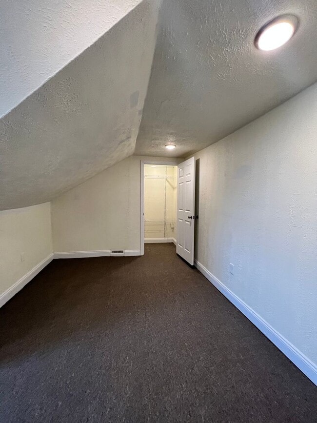 Building Photo - 1408 Fernleaf St