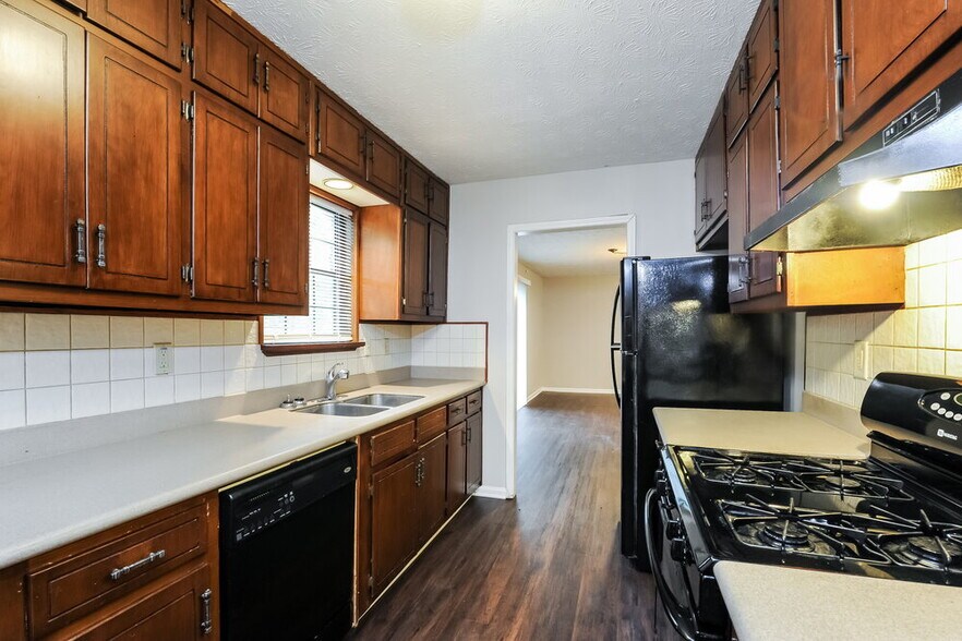 Building Photo - 3240 Grand Central Dr