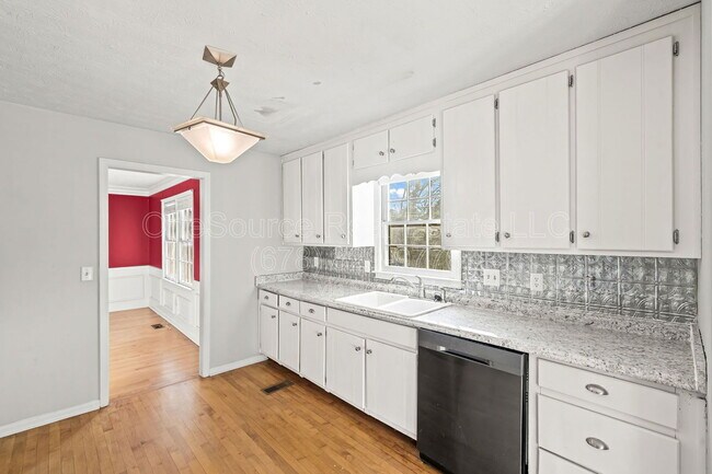 Building Photo - 118 Fitchburg Dr