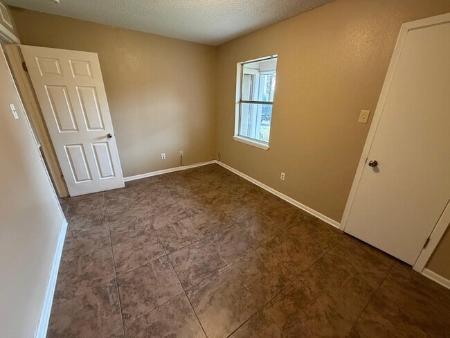 Building Photo - 3411 Denson Dr