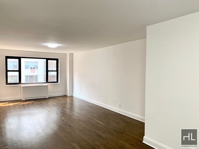 Building Photo - 405 E 56th St