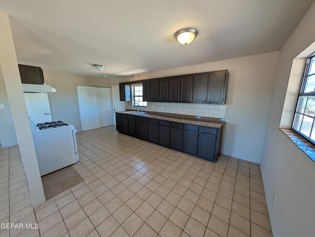 Building Photo - 13918 Wild Flower Dr