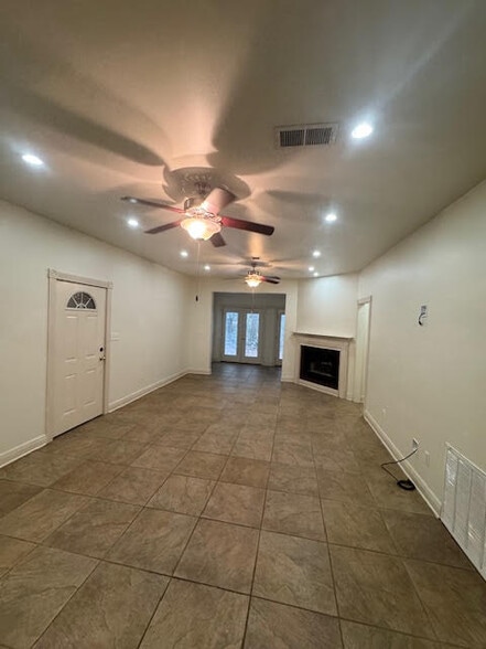 Building Photo - 532 N 2nd St