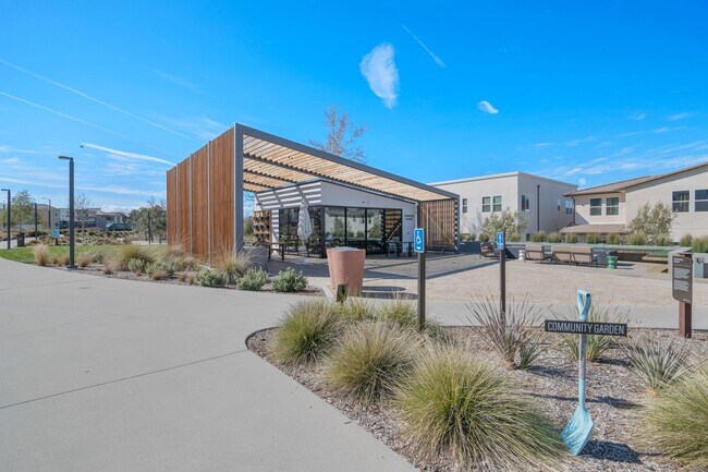 Building Photo - 27233 W Red Willow Ct