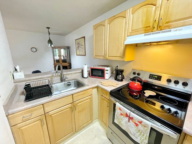 Building Photo - Southpointe - Furnished 2 Bed / 1 Bath Ground Floor Unit w/fenced in yard
