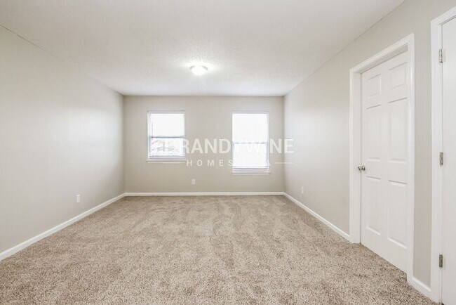 Building Photo - Fully Fenced 4 bedroom in Perry Township