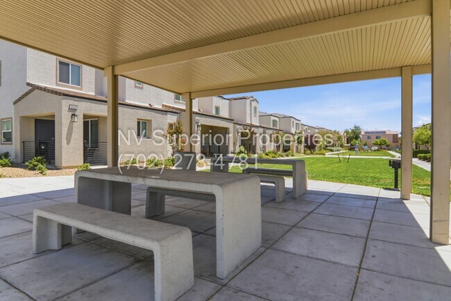 Building Photo - NW! 3 Bedroom Townhouse!! Gated!! Parks!! All Tile Floors Downstairs!! 2 Car Garage!!!