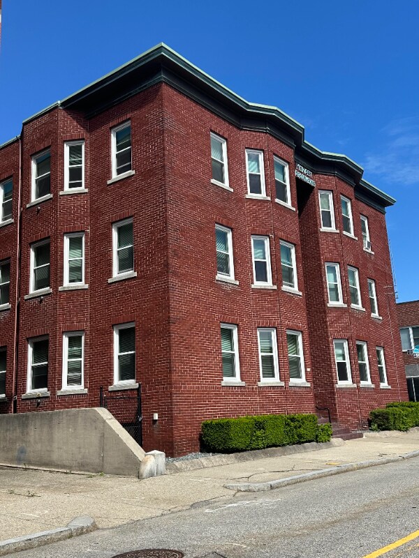 Building Photo - 110 High St