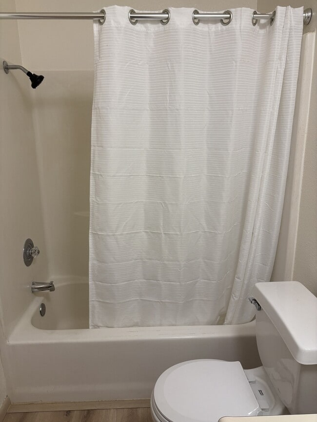 Building Photo - 230 Ventanas Ave