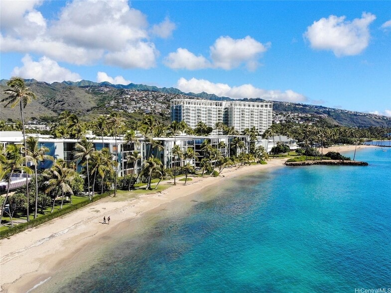 Building Photo - 4999 Kahala Ave