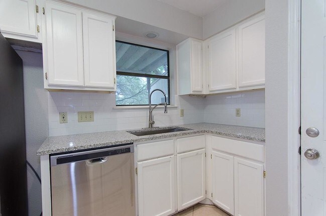 Building Photo - 7010 Buccaneer Trail