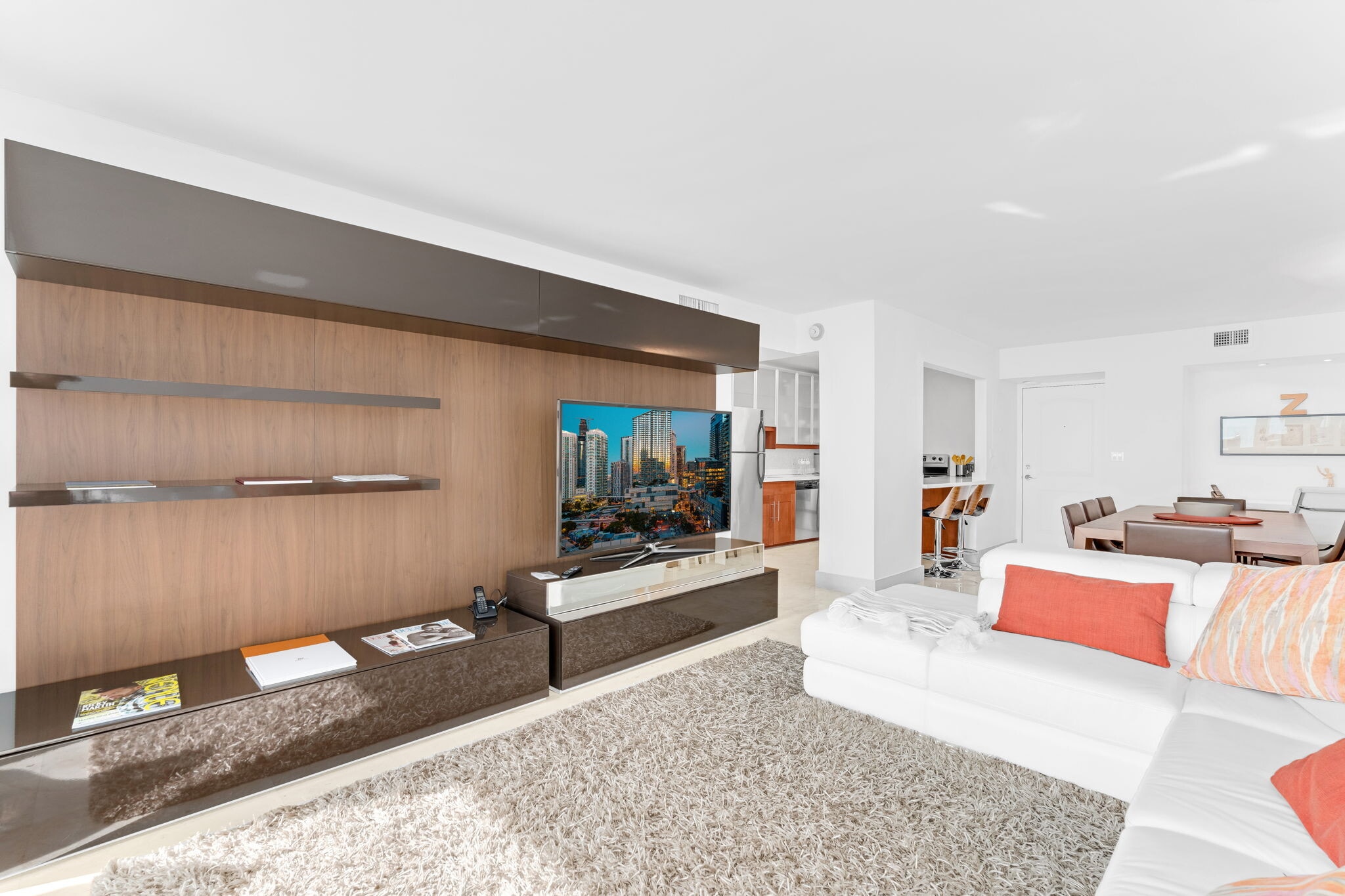 Building Photo - 100 Bayview Dr