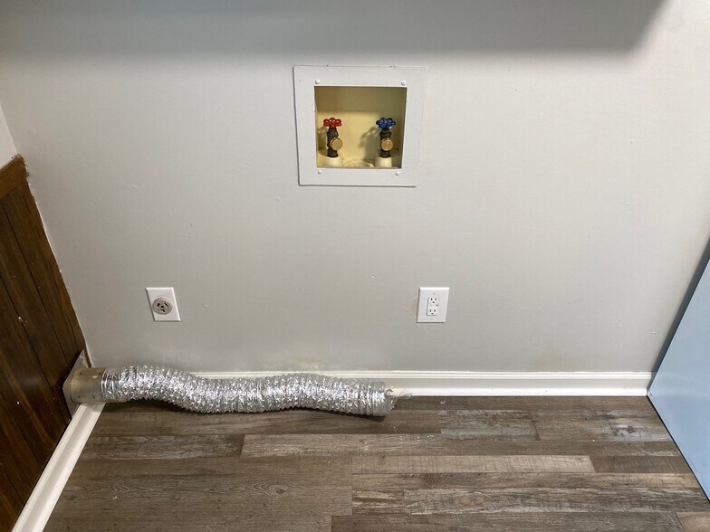 Building Photo - 40 Rossfield Cv