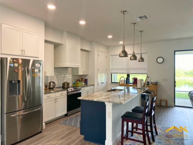 Building Photo - 2941 Siesta View Dr