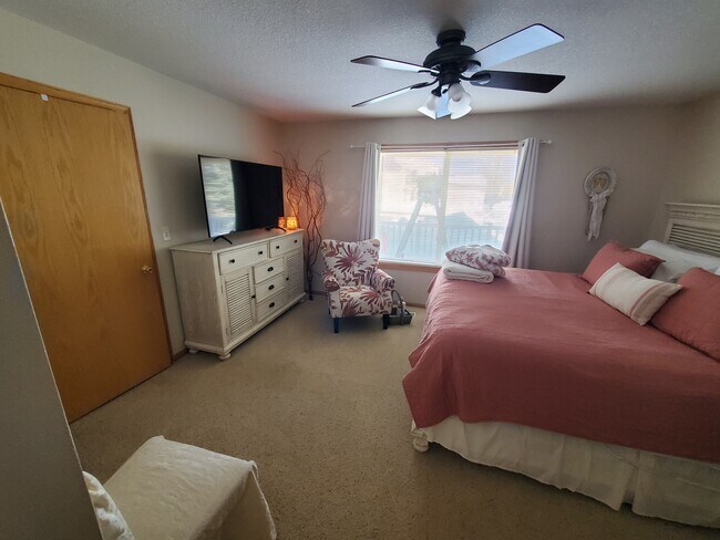 Building Photo - 117A Hialeah St