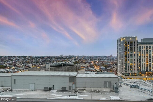 Building Photo - 675 S President St