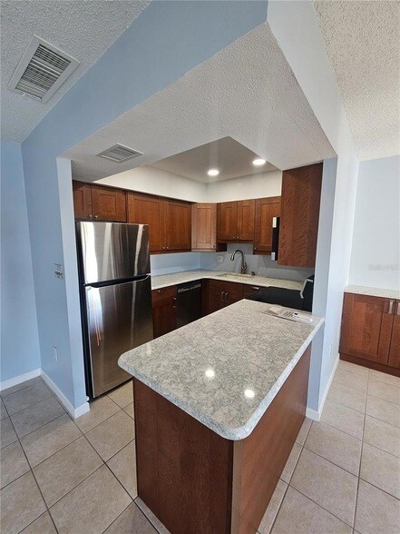 Building Photo - 14800 Walsingham Rd