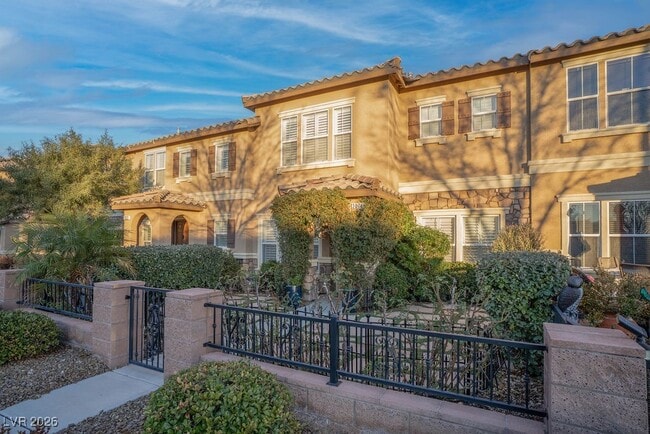 Building Photo - 2074 Waterlily View St