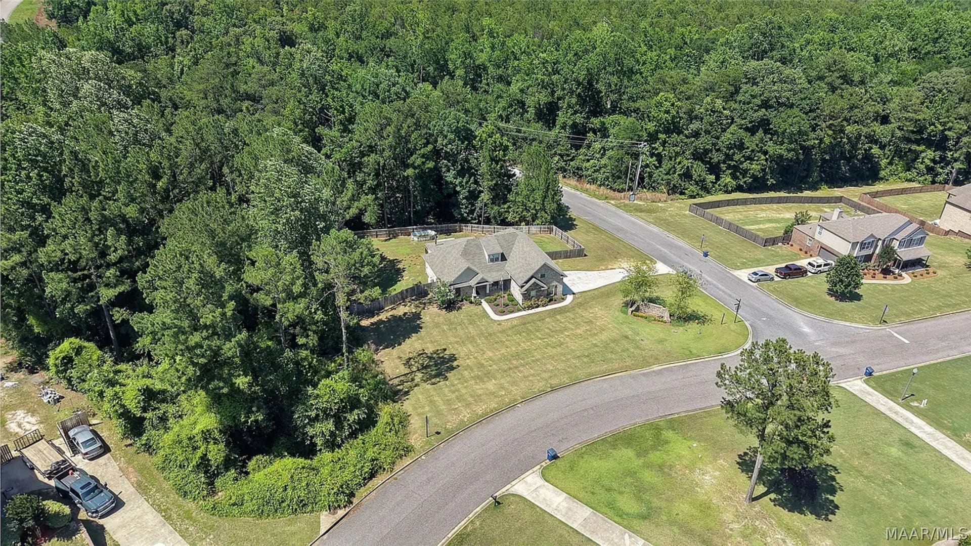 Building Photo - 397 Southern Hills Dr