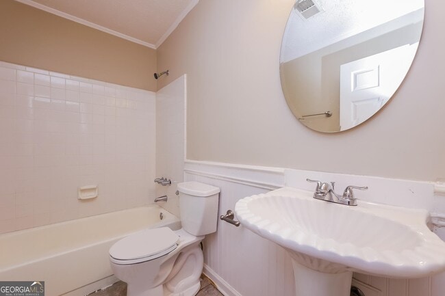 Building Photo - 8202 Winewood Ct