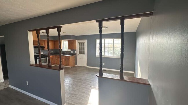 Building Photo - 4599 N Dixie Dr