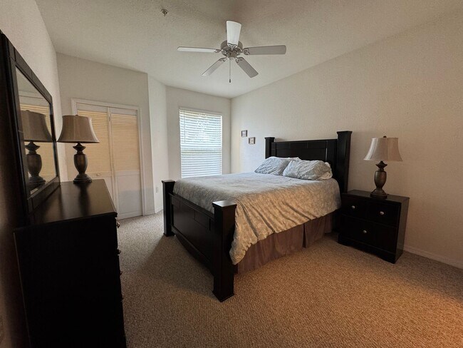 Building Photo - Fully Furnished 2-Bed, 2-Bath Condo with W...
