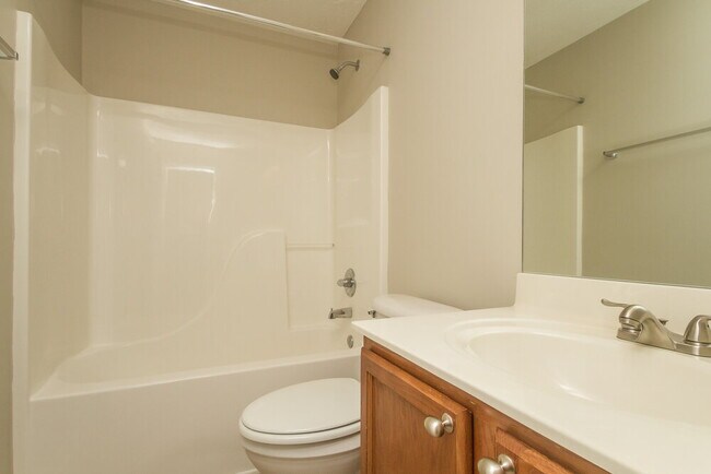 Building Photo - 819 Kanatak Ln