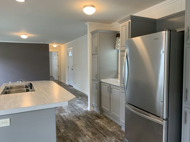 Building Photo - 212 Beach