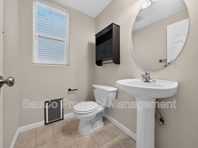 Building Photo - 5605 NE Caddis Dr