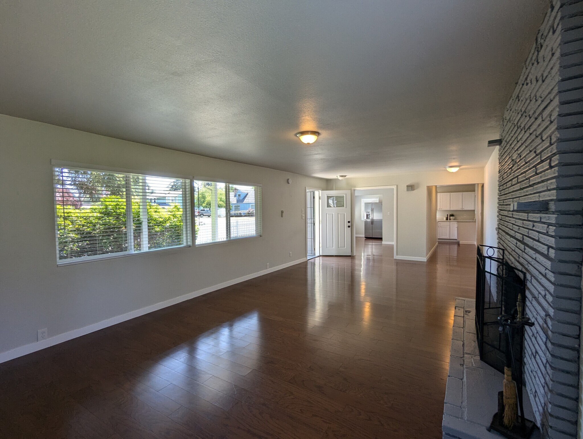 Building Photo - 821 S 117th St