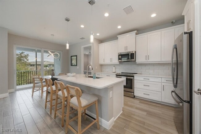 Building Photo - 2560 Seychelles Dr