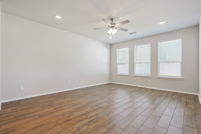 Building Photo - 5941 Revere Dr