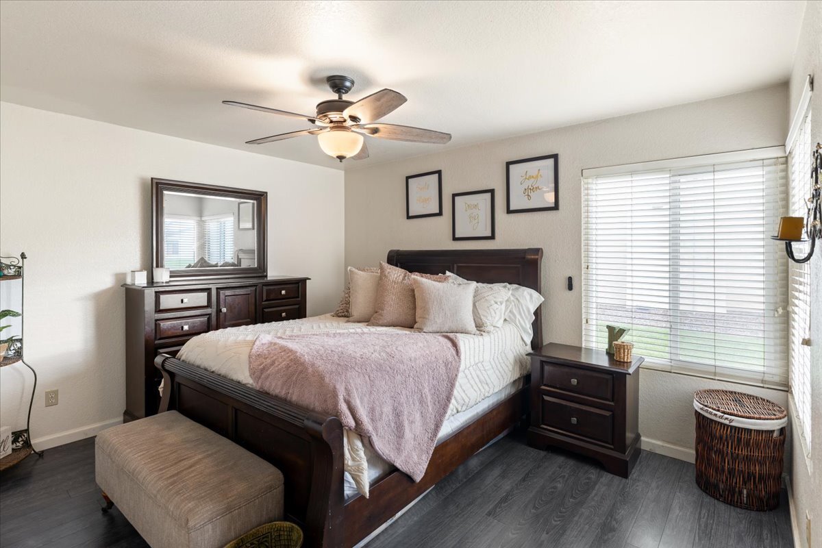 Building Photo - 1581 W Swain Rd