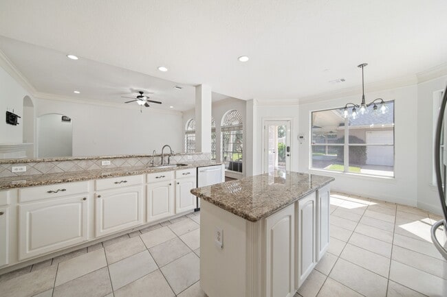 Building Photo - 5403 Indian Shores Ln