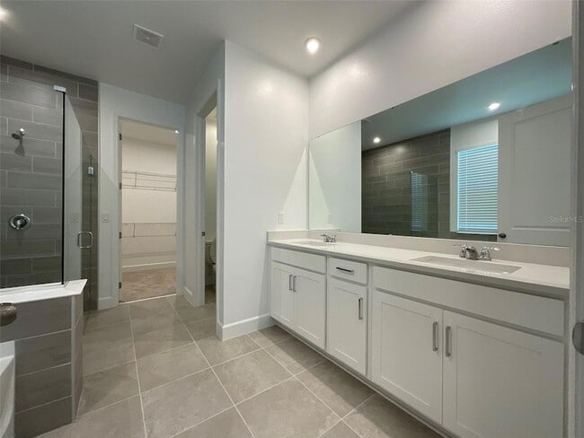 Building Photo - 3220 Canna Lily Pl