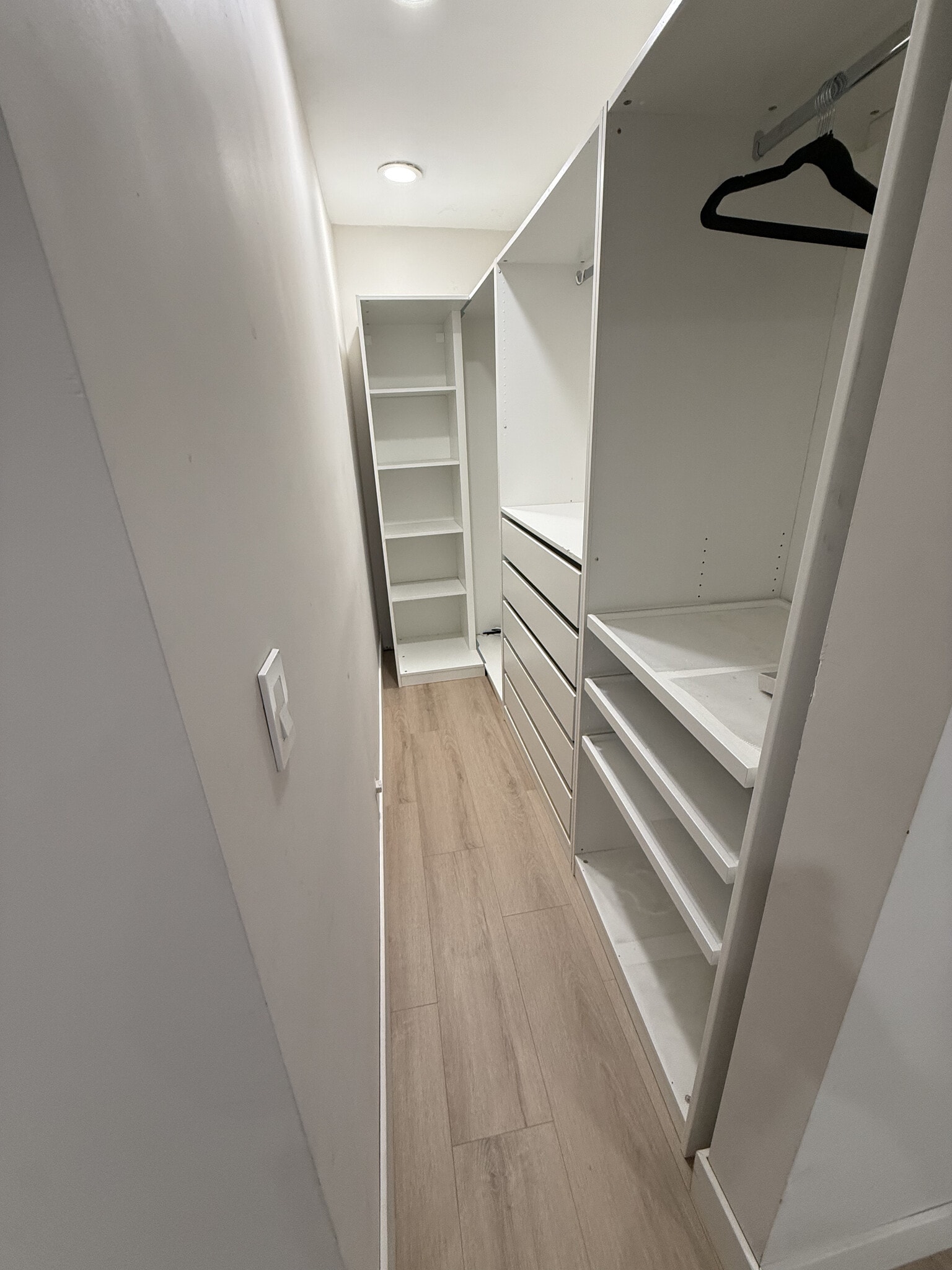 Building Photo - 14622 Huston St