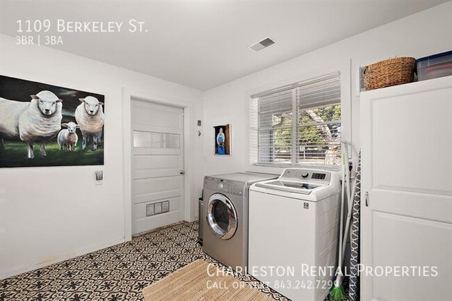 Building Photo - 1109 Berkeley St