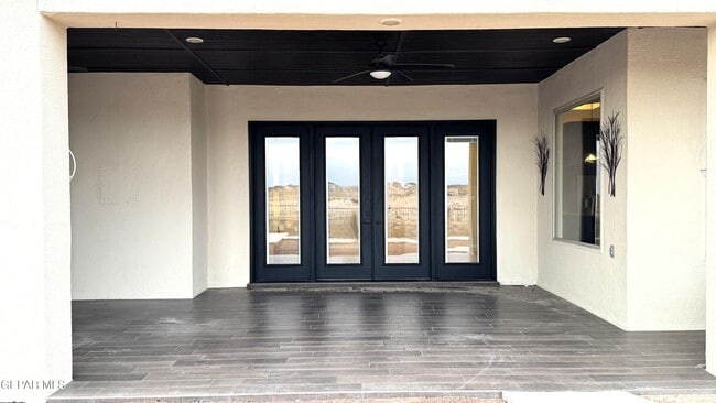 Building Photo - 12408 Fresh Water Dr