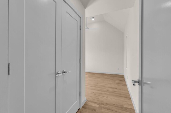 Building Photo - Amazing New Construction in North Nashville!