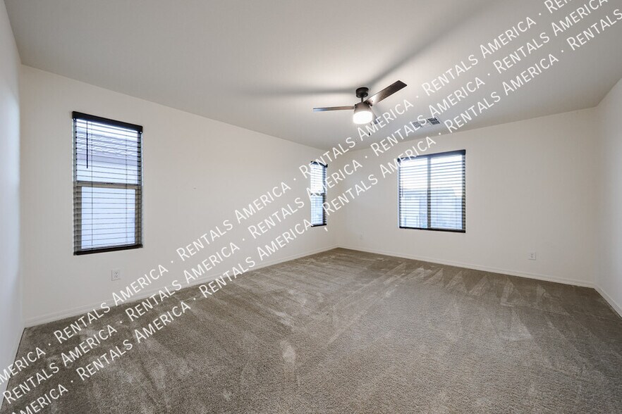 Building Photo - 4215 S 58th Ln