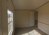 Building Photo - Newly remodeled 3 BDR / 2 BA Home