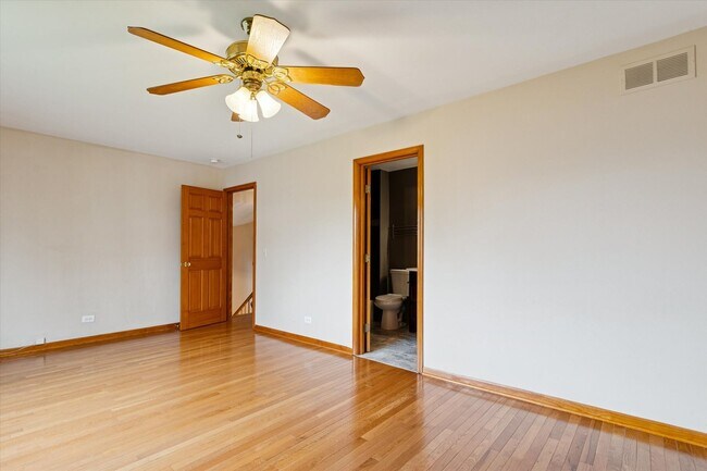 Building Photo - 1410 Fairfax Ln