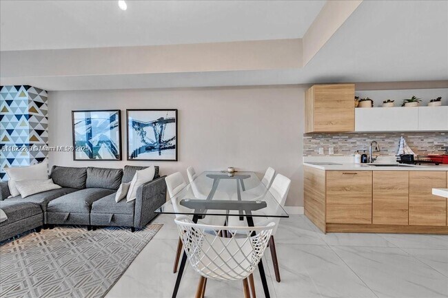 Building Photo - 16385 Biscayne Blvd