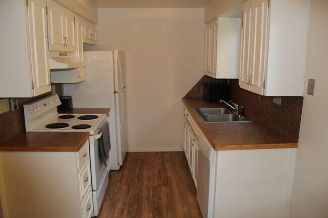 Building Photo - 1409 N 7th St