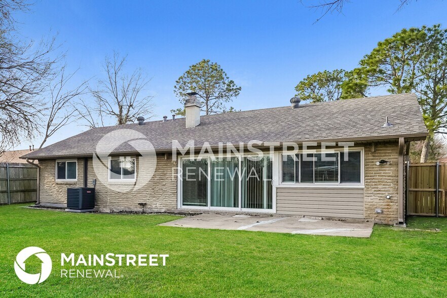 Building Photo - 5038 Overcrest Dr