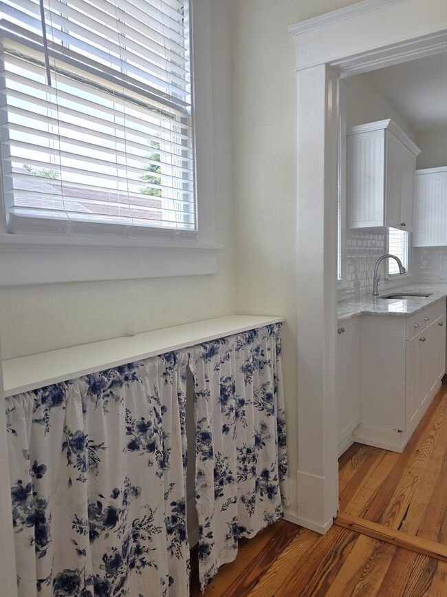Building Photo - 1429 Stovall St
