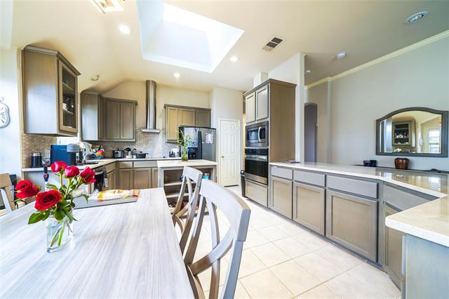 Building Photo - 18667 Gibbons Dr