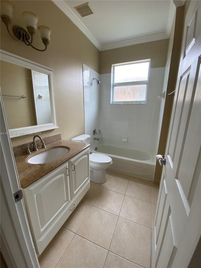 Building Photo - 639 Stanford Ln